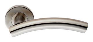 CSL1193SSS - Carlisle Brass Eurospec 19mm Curved Lever on Round Rose (G304) Satin Stainless Steel