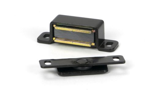 Click Here To Enlarge This Photo Of 93221 From the Anvil Black Magnetic Catch 6kg Pull