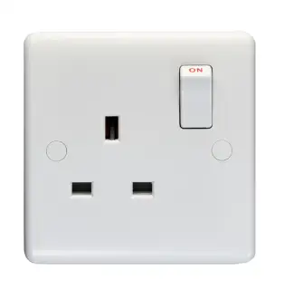 PL4050 - Eurolite Enhance White Plastic 13Amp 1 Gang Switched Socket Single Pole