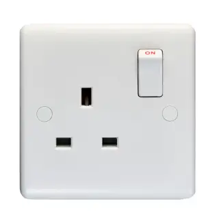 PL4090 - Eurolite Enhance White Plastic 13Amp 1 Gang Switched Socket Double Pole