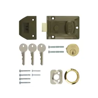 133-81 ERA 60mm Traditional Nightlatch Door Lock - Green Body / Brass Cylinder