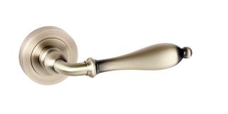 Atlantic - OE142MAB Old English 'Wrexham' Lever on Round Rose - Matt Antique Brass