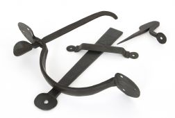 33159 From The Anvil Beeswax Heavy Bean Thumblatch