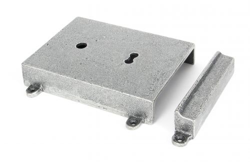 Click Here To Enlarge This Photo Of 33394 From The Anvil Pewter Rim Lock & Cast Iron Cover