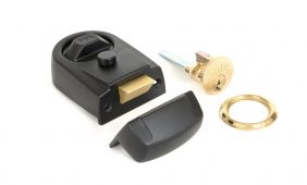 91118 From The Anvil Black Traditional Night Latch